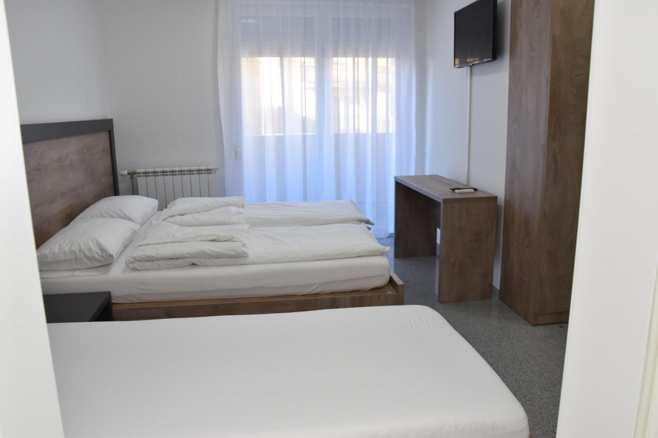 Motel Centar Bijeljina Bagian luar foto