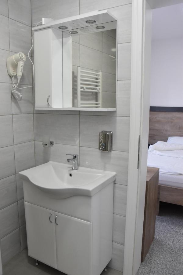 Motel Centar Bijeljina Bagian luar foto