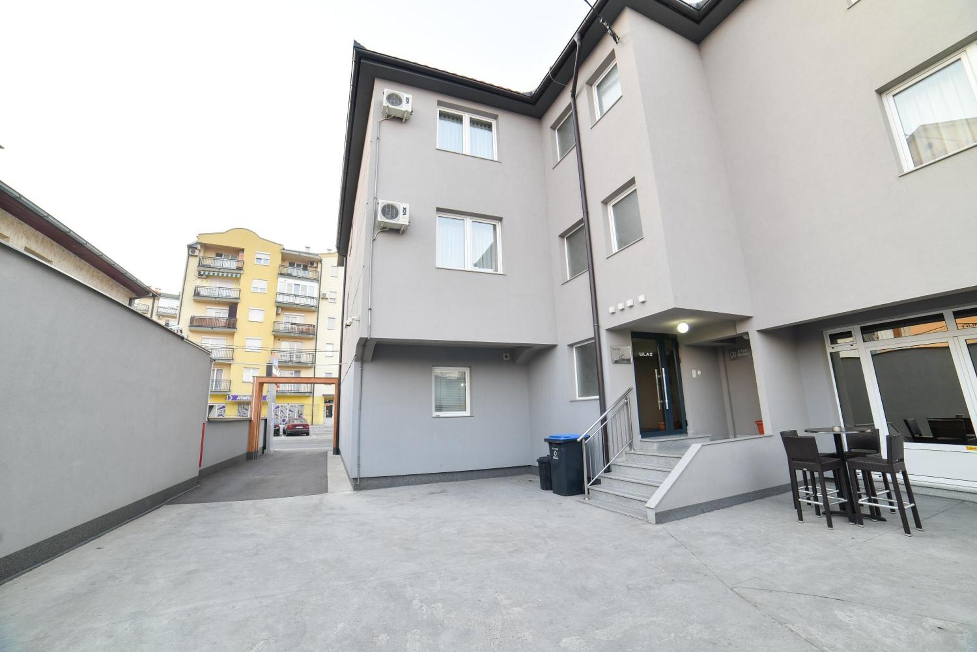Motel Centar Bijeljina Bagian luar foto