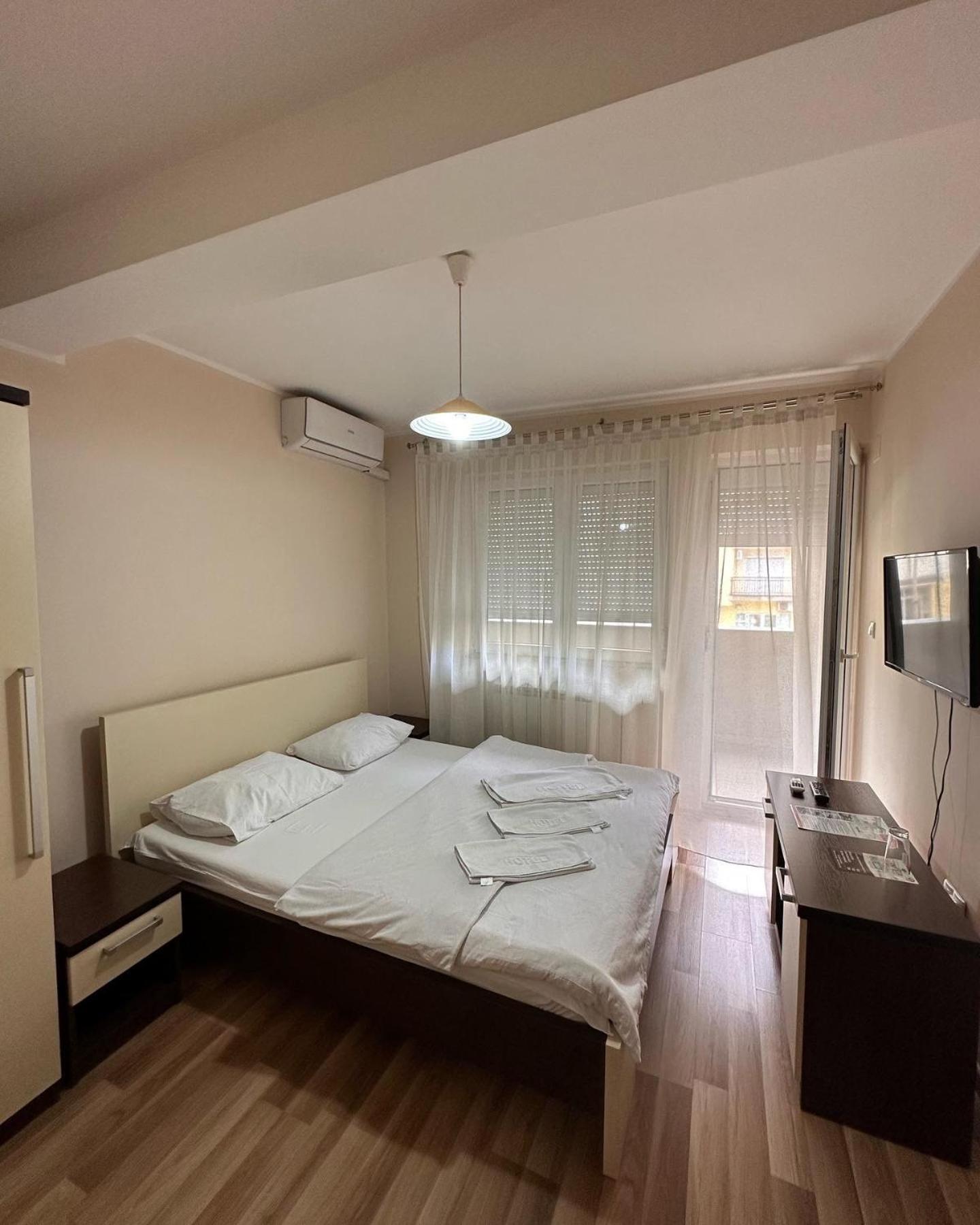 Motel Centar Bijeljina Bagian luar foto