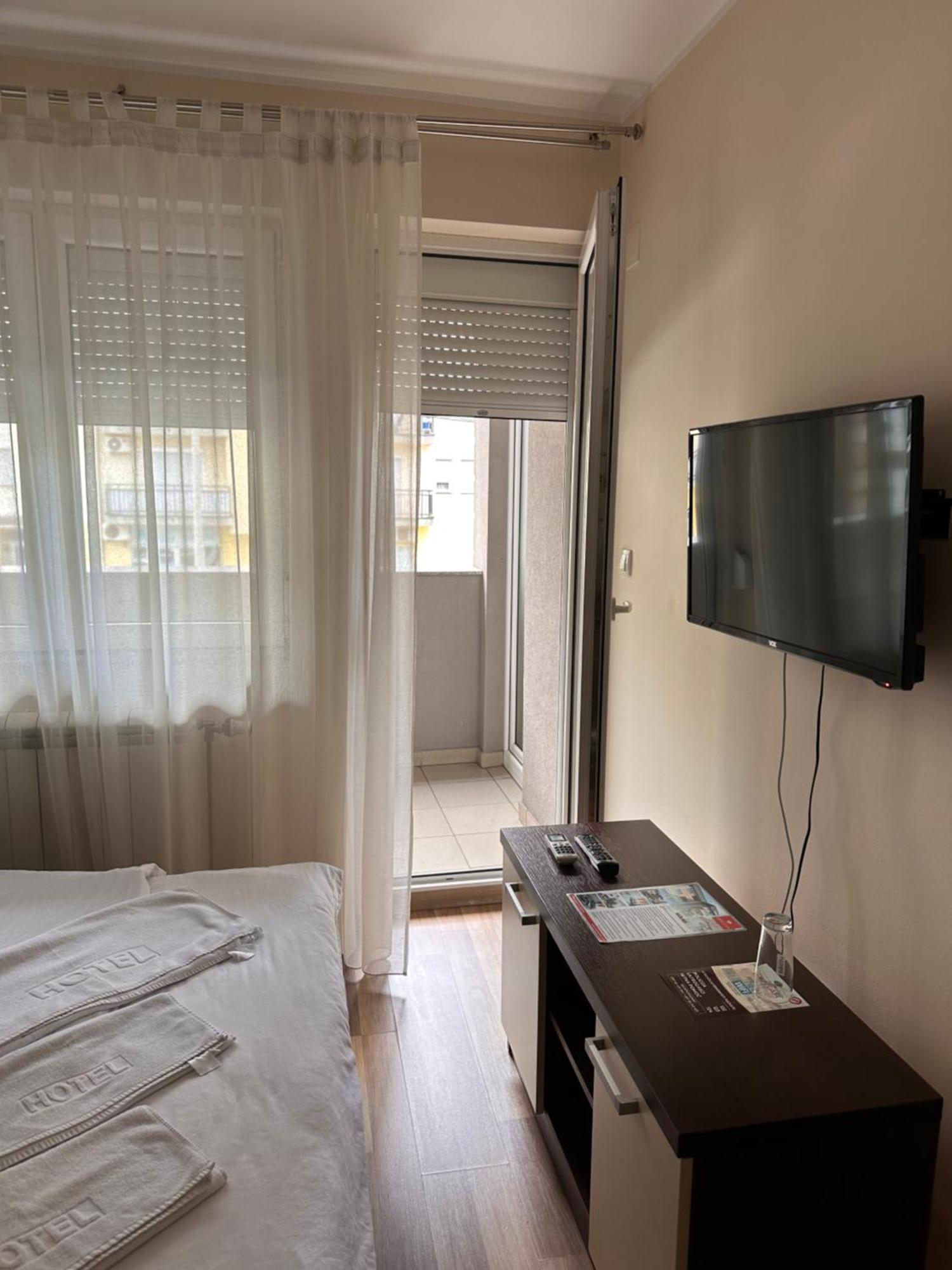 Motel Centar Bijeljina Bagian luar foto